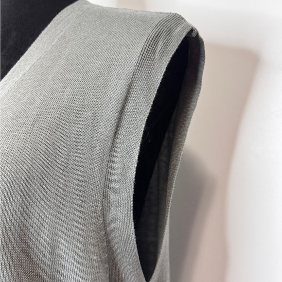 Wool City Sleeveless Button-Down Duster Grey - Picture 11 of 12